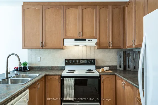 Additional image 20 of 100 Beddoe Dr Unit 7