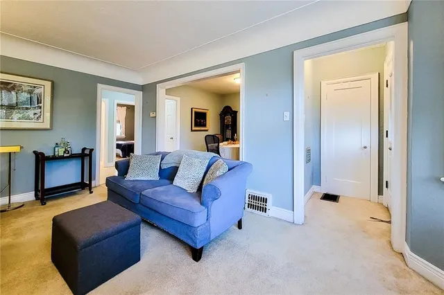 Additional image 6 of 133 CAMERON Ave