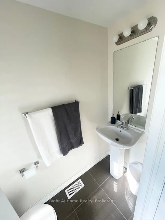 Additional image 21 of 35 CHARLESWOOD Cres