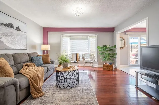 Additional image 5 of 117 LAURENDALE Ave