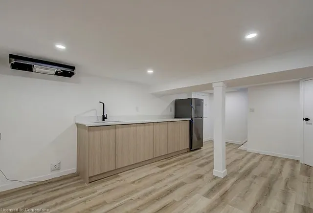 Additional image 39 of 48 Sanford Ave