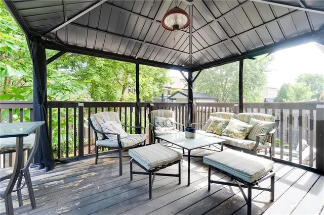 Additional image 47 of 72 SIDNEY Cres