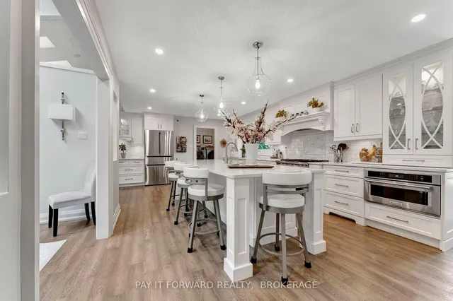 Additional image 3 of 3976 POWERLINE Rd