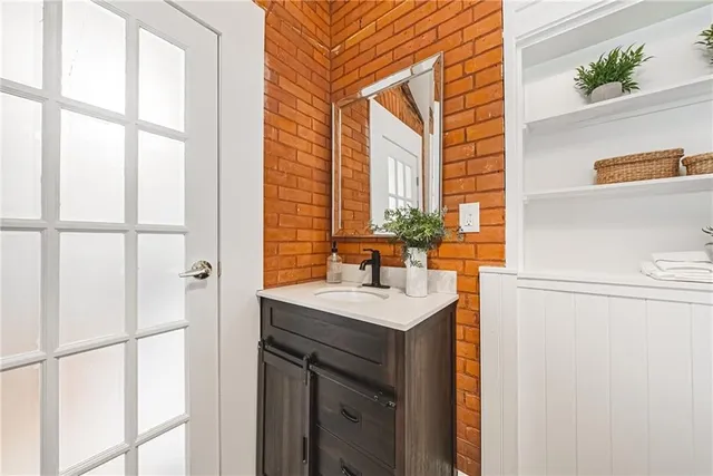 Additional image 16 of 116 LYNDEN Rd