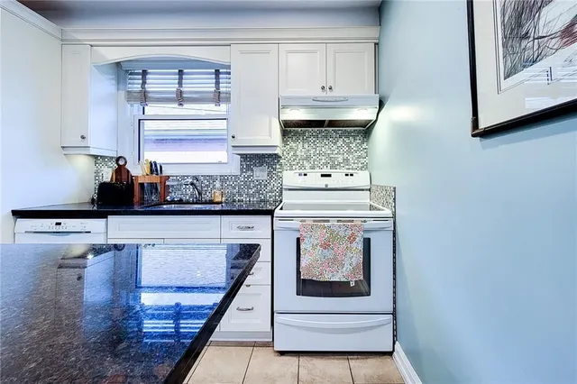 Additional image 24 of 133 CAMERON Ave