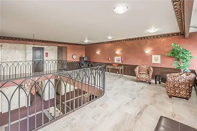 Additional image 38 of 301 FRANCES Ave Unit 306