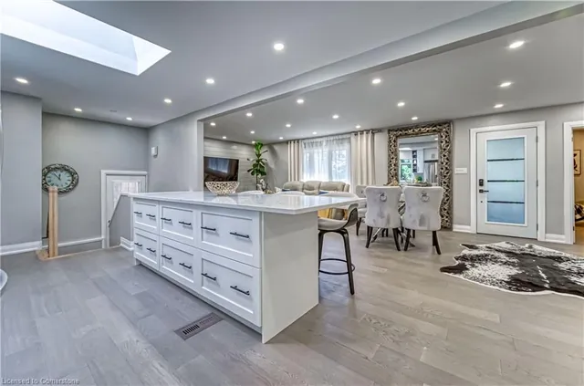 Additional image 18 of 85 Enmore Ave