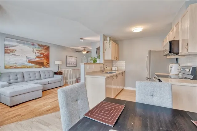 Additional image 19 of 175 FIDDLERS GREEN Rd Unit 2