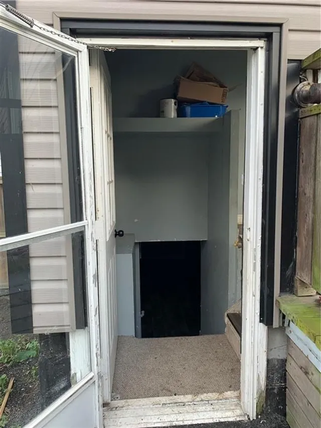 Additional image 10 of 98 EAST 18TH St