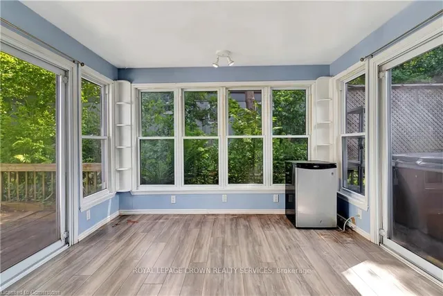 Additional image 24 of 126 Maple Cres