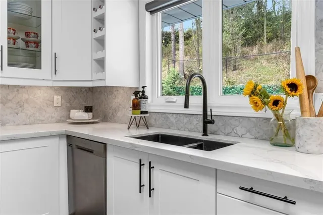 Additional image 17 of 46 TERRACE Dr