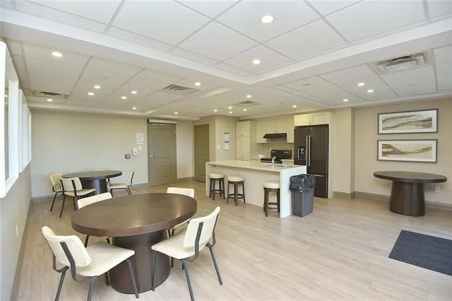 Additional image 41 of 101 SHOREVIEW Pl Unit 214