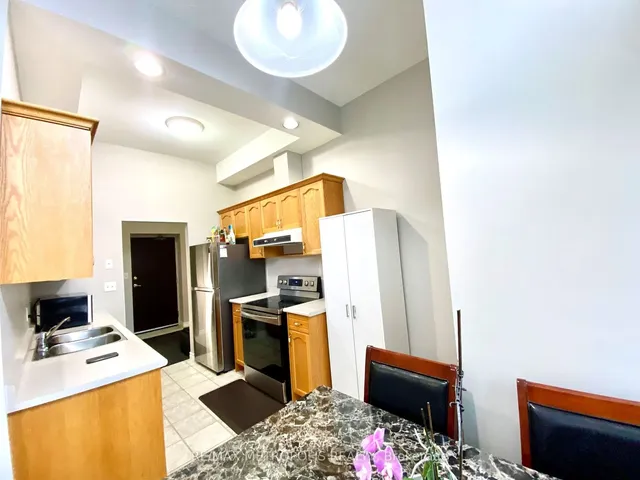 Additional image 4 of 262 Dundas St Unit 210