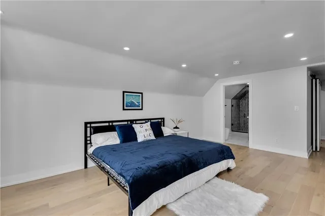 Additional image 24 of 1 ATHENS St