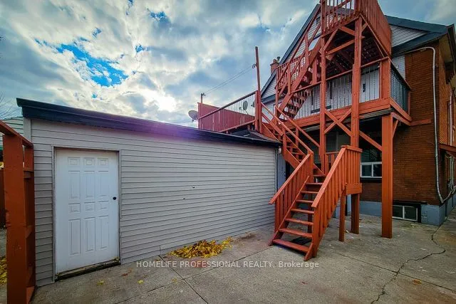 Additional image 14 of 300 Balmoral Ave