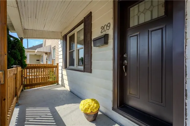 Additional image 3 of 209 WEIR St