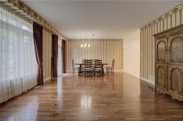 Additional image 6 of 120 BEDDOE Dr Unit 21