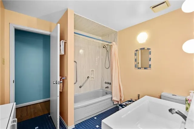 Additional image 26 of 38 OSLER Dr