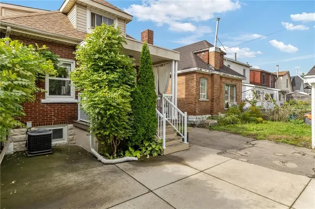 Additional image 39 of 150 LEINSTER Ave