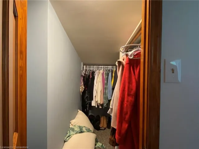 Additional image 38 of 714 Fiddlers Green Rd