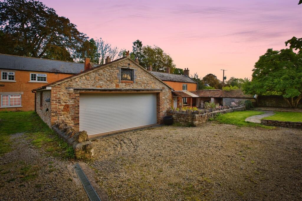 Additional image 28 of Kennel Batch, Wells