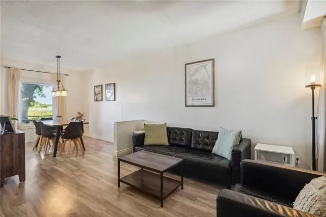 Additional image 5 of 18 MARS Ave