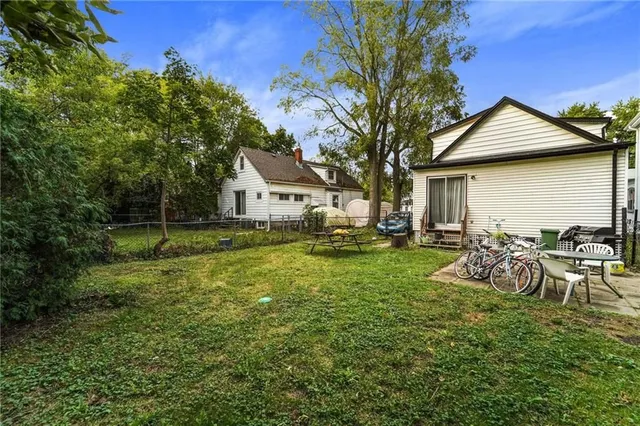 Additional image 32 of 105 WARD Ave