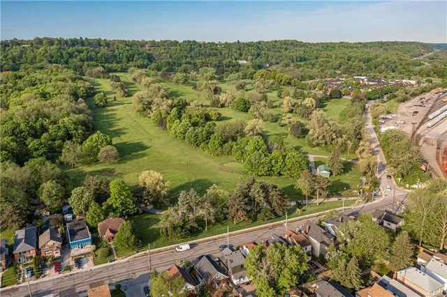 Additional image 4 of 564 ABERDEEN Ave