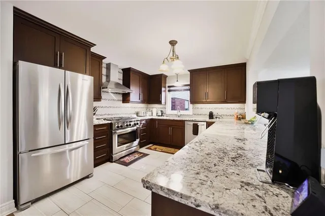 Additional image 10 of 14 JACQUELINE Blvd