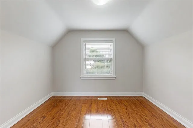 Additional image 24 of 192 WENTWORTH St