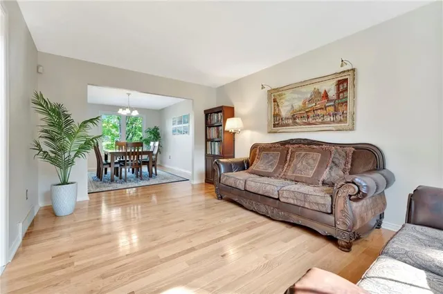 Additional image 19 of 210 BLUEBELL Cres