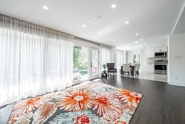 Additional image 17 of 704 Old Dundas Rd