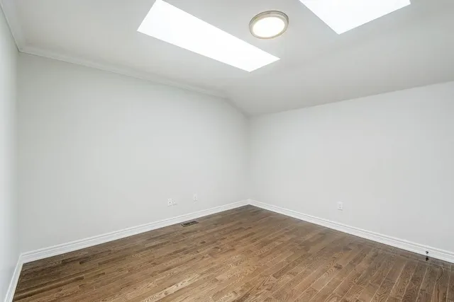 Additional image 17 of 4 TRUEDELL Cir