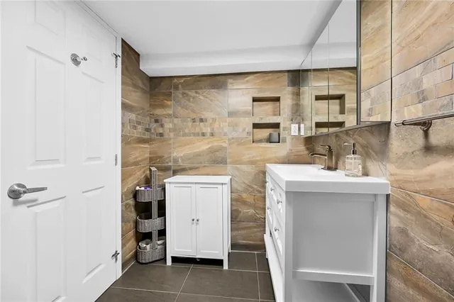 Additional image 35 of 5 RIDELL Cres