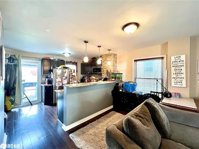 Additional image 4 of 229 Tragina Ave