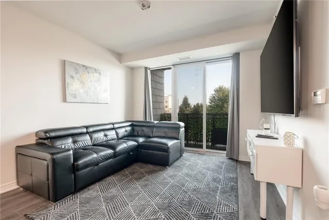 Additional image 15 of 2750 KING St Unit 203