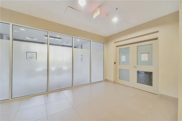 Additional image 39 of 90 CHARLTON Ave Unit 801