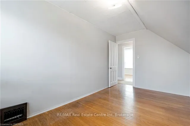 Additional image 21 of 40 GREIG St