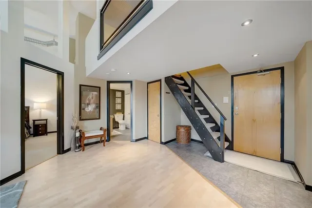 Additional image 19 of 73 GARFIELD Ave Unit 2A