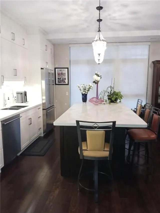 Additional image 8 of 112 KING St Unit 1109