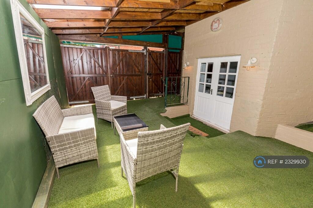 Additional image 18 of Approach Road, Poole, BH14