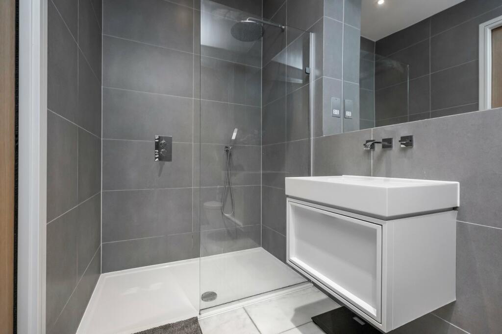 Additional image 47 of The Horseshoe, Sandbanks, Poole, BH13