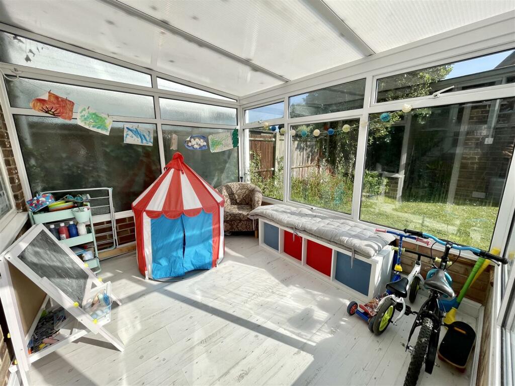 Additional image 7 of Hannams Close, Lytchett Matravers