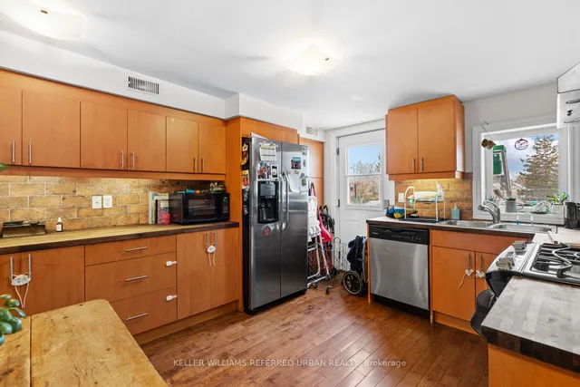 Additional image 24 of 32 Castleton Ave