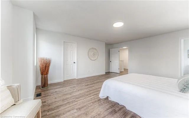 Additional image 19 of 468 Doon South Dr Unit 4