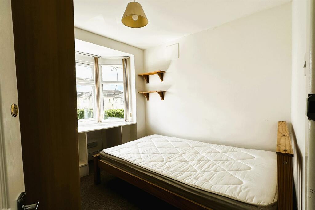 Additional image 13 of 6 bedroom Detached House in Ensbury Park