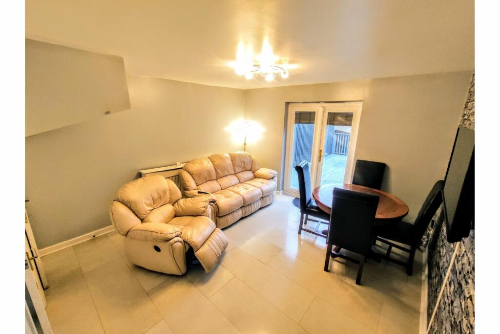 Additional image 2 of Rowantree Drive, Bradford, BD10