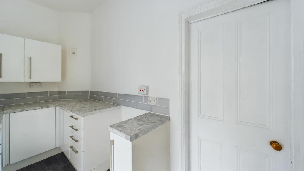 Additional image 9 of Halifax Road, Bradford, BD6