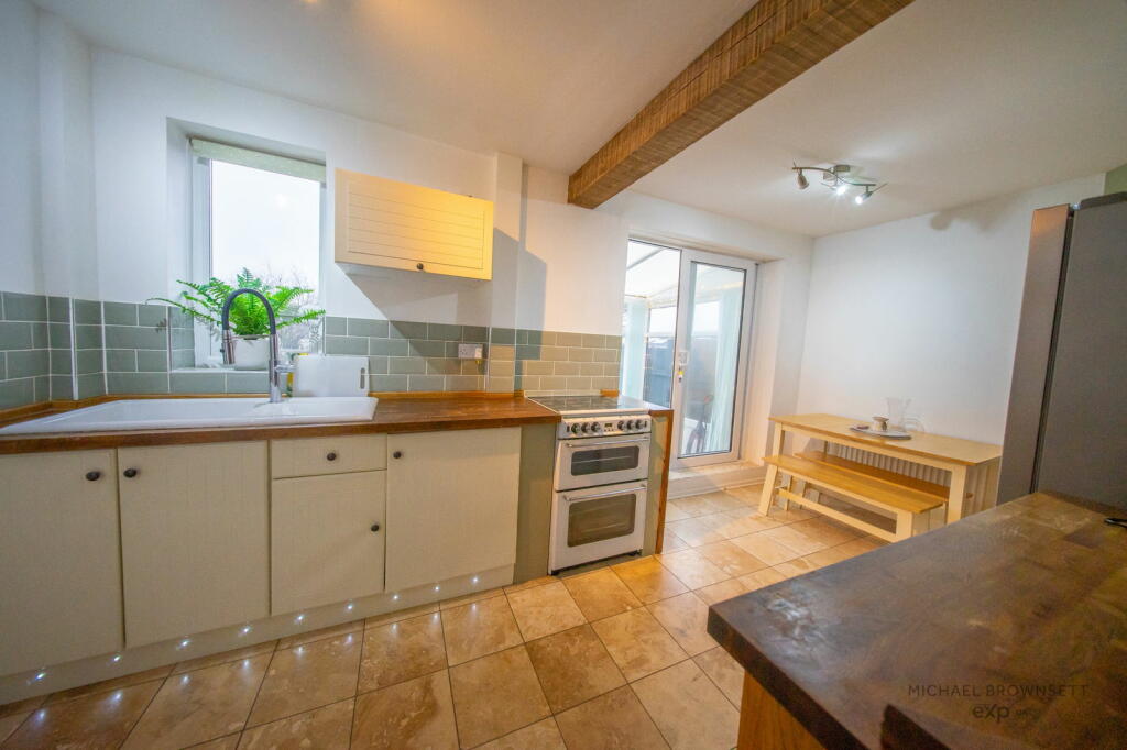 Additional image 8 of Larch Hill Crescent, Bradford, BD6 1DS