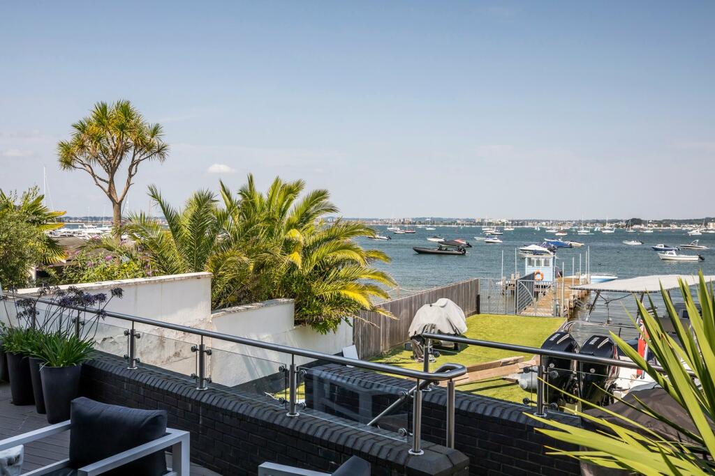 Additional image 32 of The Horseshoe, Sandbanks, Poole, BH13